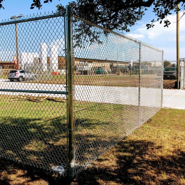 Arlington TX Chain-Links fence and design, and parking lot
